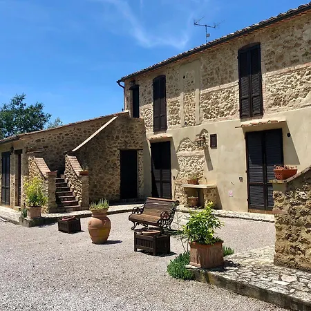 Casale San Giovanni 3*